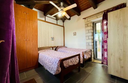Koumaris House | Stone Maisonettes