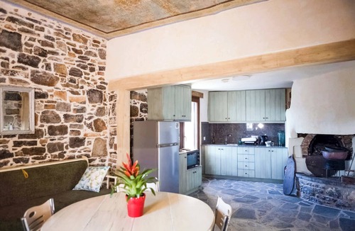 Olympi House | Stone Olympoi Lodge 2 - Chios Cozy Hideaway