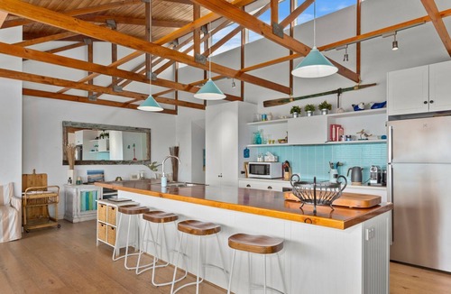 Carrickalinga House | Stones Throw - 26 River View Drive