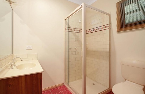 Wandiligong Apartment | Stoney Creek - on Morses Creek