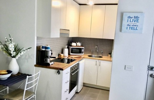 Brunswick East Apartment | Stonez off LYGONnBrunswick East ranked 6th coolest neighbourhood in the world!n