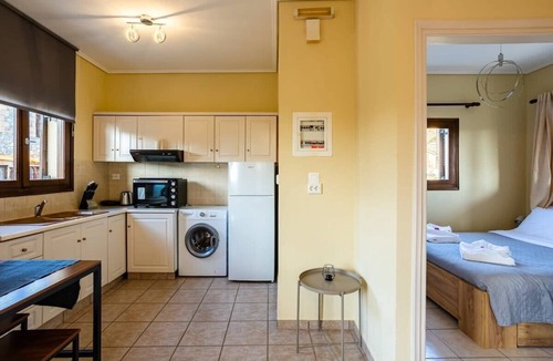 Lefktro Apartment | Stoupa Oasis - Spitiko Garden Getaway