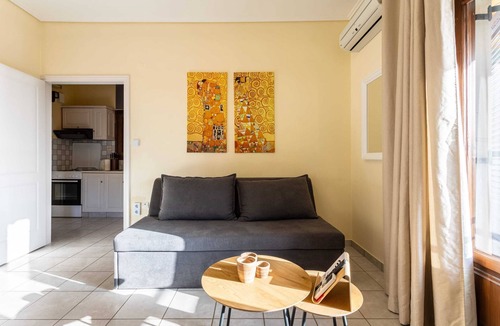 Lefktro Apartment | Stoupa Serene Gem - Spitiko Garden Sanctuary
