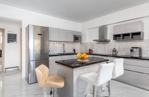 Gennadi House | Strandvilla Viviane Paulos für 12 Personen by Interhome