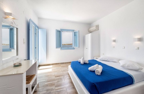 Parikia House | Stratos Studios & Apartments