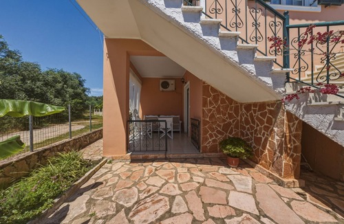Sivota Apartment | Studio 7 Apartment with Shared Garden, Wi-Fi, and Air Conditioning