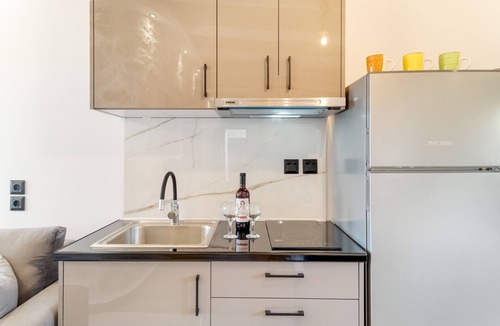Lefkada Apartment | Studio Apartment '3' with Sea View, Wi-Fi and Air Conditioning