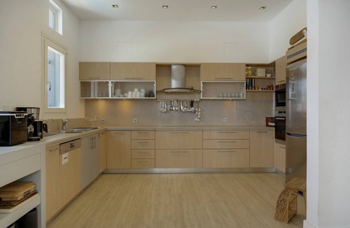 Syros House | Studio Apartment "Blueros - Grey Suite" with Sea View, Private Pool & Wi-Fi