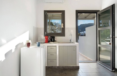 Merichas Apartment | Studio Apartment 'Calm Suites Kythnos 2' with Sea View, Wi-Fi and Air Conditioning