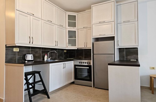 Qender Apartment | Studio Apartment in Saranda by the Beach