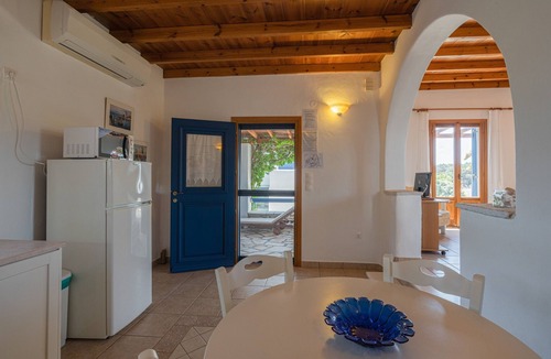 Aliki Apartment | Studio Apartment "Maria's Village One Bedroom House 4" with Sea View, Private Terrace & Wi-Fi