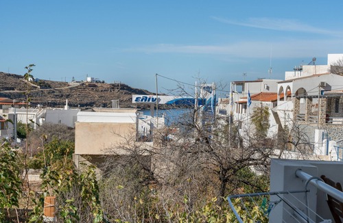 Merichas Apartment | Studio Apartment 'Merichas 7 Irida' with Mountain View, Wi-Fi and Air Conditioning