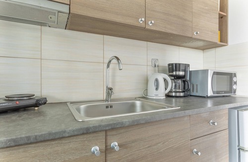 Alikanas Apartment | Studio Apartment "Villa Dionysia S2" close to the Beach with Shared Pool & Wi-Fi