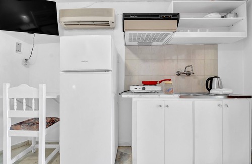 Nikiana Apartment | Studio Apartment 'With Garden View', Wi-Fi and Air Conditioning