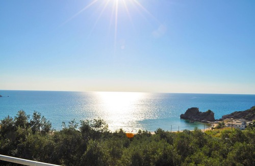 Parelia Apartment | Studio Apartment with adult and children's pool and sea view - Pelekas Beach