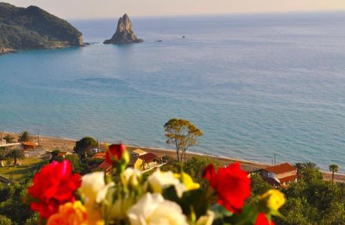 Agios Gordios Apartment | Studio apartments with pool maria in Agios Gordios Beach