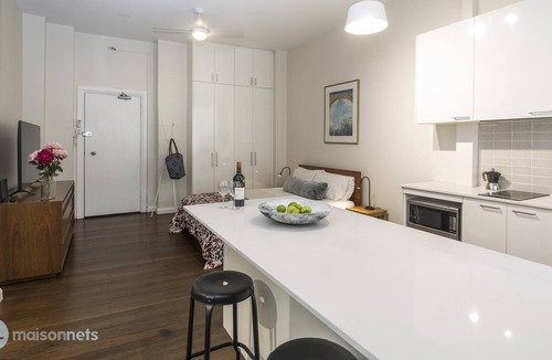 Elizabeth Bay Apartment | Studio Apt in Heart of Elizabeth Bay