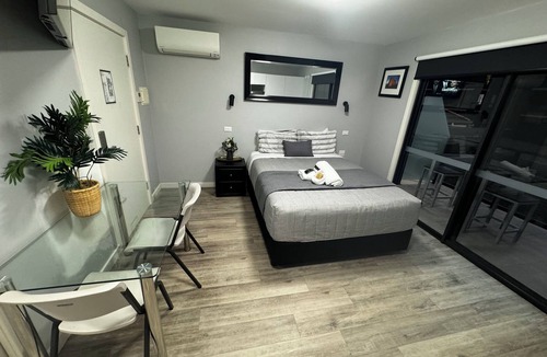 Adamstown Apartment | Studio Deluxe with Balcony