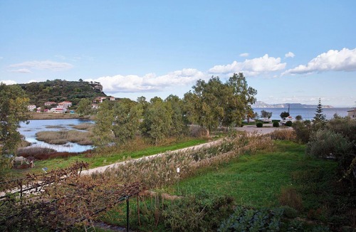 Limni Keri Apartment | Studio "Dolphin Studio Sea View 10" with Private Balcony, Shared Garden & Wi-Fi