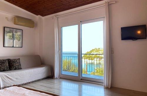 Lakka Apartment | Studio Upper Lina