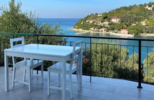 Lakka Apartment | Studio Upper Lina
