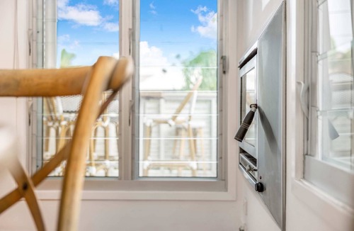 Alexandra Headland House | Stunning Alex Heads Beach House - Pet friendly
