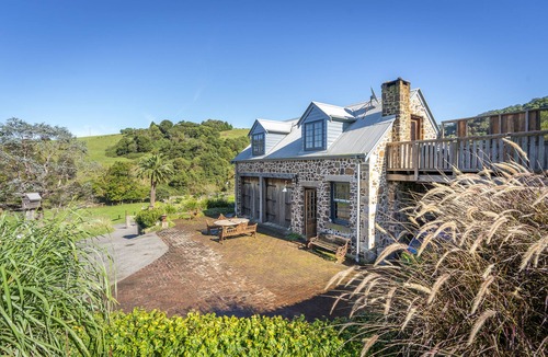 Rose Valley House | Stunning cottage on beautiful farm close to beaches and cafes
