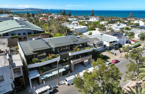 Collaroy Apartment | Stunning designer 3 Bed 2 bath opp Long Reef Golf Course
