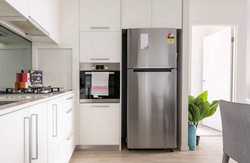 South Brisbane Apartment | Stunning Family Resort-like apartment in South Brisbane Huge Balcony Pool Gym Cafe Fast WIFI Carpark