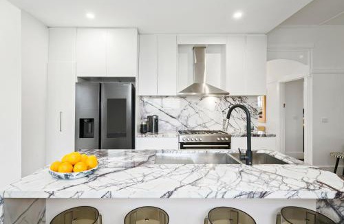 Williamstown Apartment | Stunning home - Walk to beach
