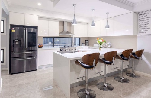 Edmondson Park House | Stunning Modern 5BR Pet Friendly Home