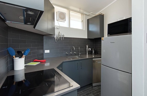 Maroubra Apartment | Stunning Ocean View Apartment H324