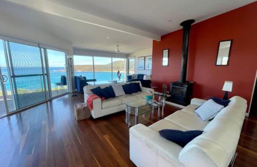Kioloa House | Stunning Ocean Views - overlooking Merry Beach