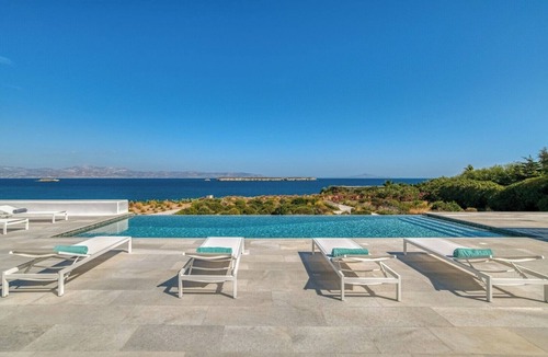 Chrissi Akti Villa | Stunning Seaside Villa in Paros