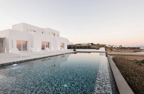 Chrissi Akti Villa | Stunning Seaside Villa in Paros