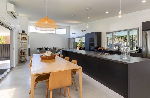 Elizabeth Beach House | Stunning, Sleek and Refined, The Black Beach House is perfection from the time you walk through the