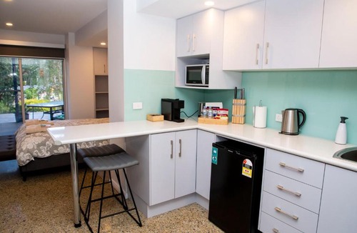 Surf Beach Apartment | STUNNING STUDIO BY THE BEACH / SURF BEACH