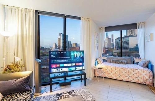 Docklands Apartment | Stunning View 2B APT Free Parking in Dockland