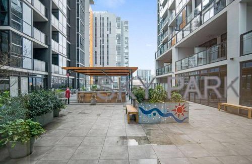 Adelaide Central Business District Apartment | Stunning Views 2BR Luxury Pool Parking Gym WiFi