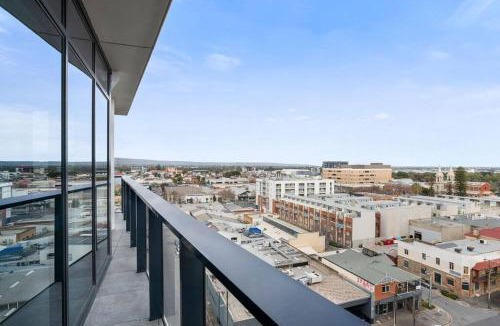 Adelaide Central Business District Apartment | Stunning Views 2BR Luxury Pool Parking Gym WiFi