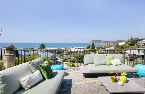 Copacabana House | Stunning views, heated plunge pool and walking distance to beach