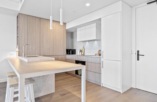 North Fremantle Apartment | Stylish 2-Bed Unit with Views & Rooftop Access