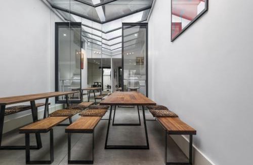 South Melbourne House | Stylish 2BR House Walk to Parks & Cafès