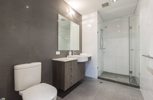 Fremantle House | Stylish 3 bedroom Apartment in Fremantle-Outdoor Pool