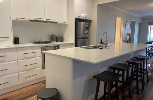 Turvey Park House | Stylish 4 Bedroom Urban Retreat