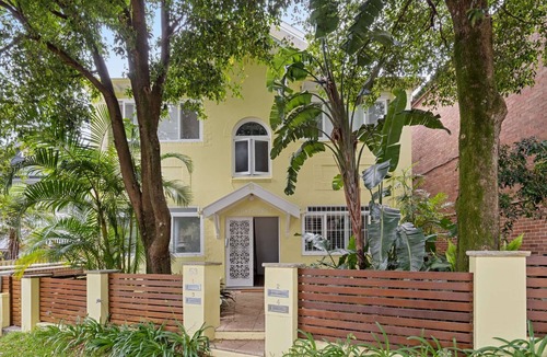 Bondi Beach Apartment | Stylish and characterful 2BR garden apartment, walk to beach