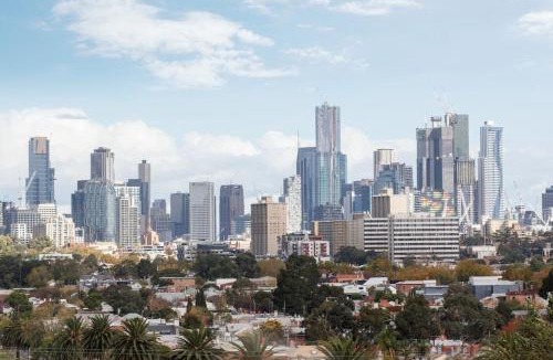 Brunswick East Apartment | Stylish Apt w/Stunning Rooftop Views & Hot Tub