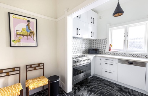 Bondi Beach Apartment | Stylish Bondi Beach pad moments from sand & surf