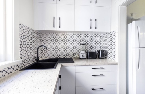 Bondi Beach Apartment | Stylish Bondi Beach pad moments from sand & surf
