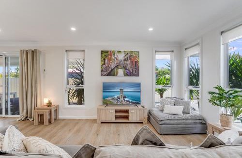 Thirlmere House | Stylish family home, centrally located.